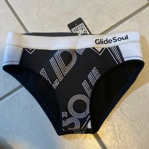 NWT GlideSoul print .5 neoprene bikini bottom. Size small